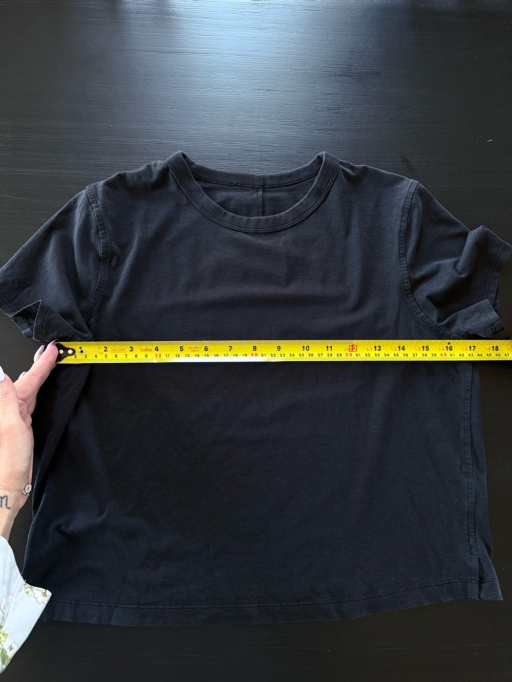 Lululemon Black Cropped T Shirt Size M 8 10 Athletic Top - Picture 6 of 8